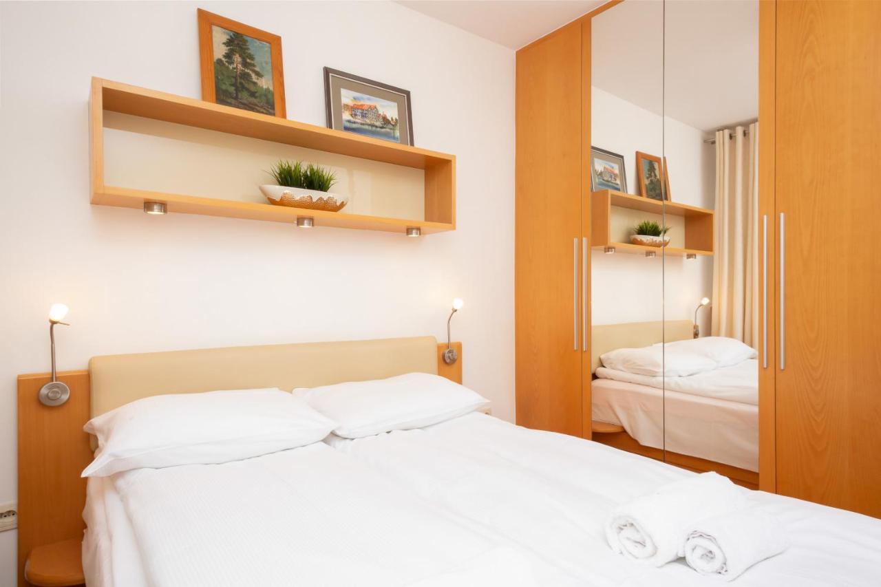 Two-Bedroom Family Apartment Esperanto Next To Klif By Noclegi Renters Warsaw Exterior photo